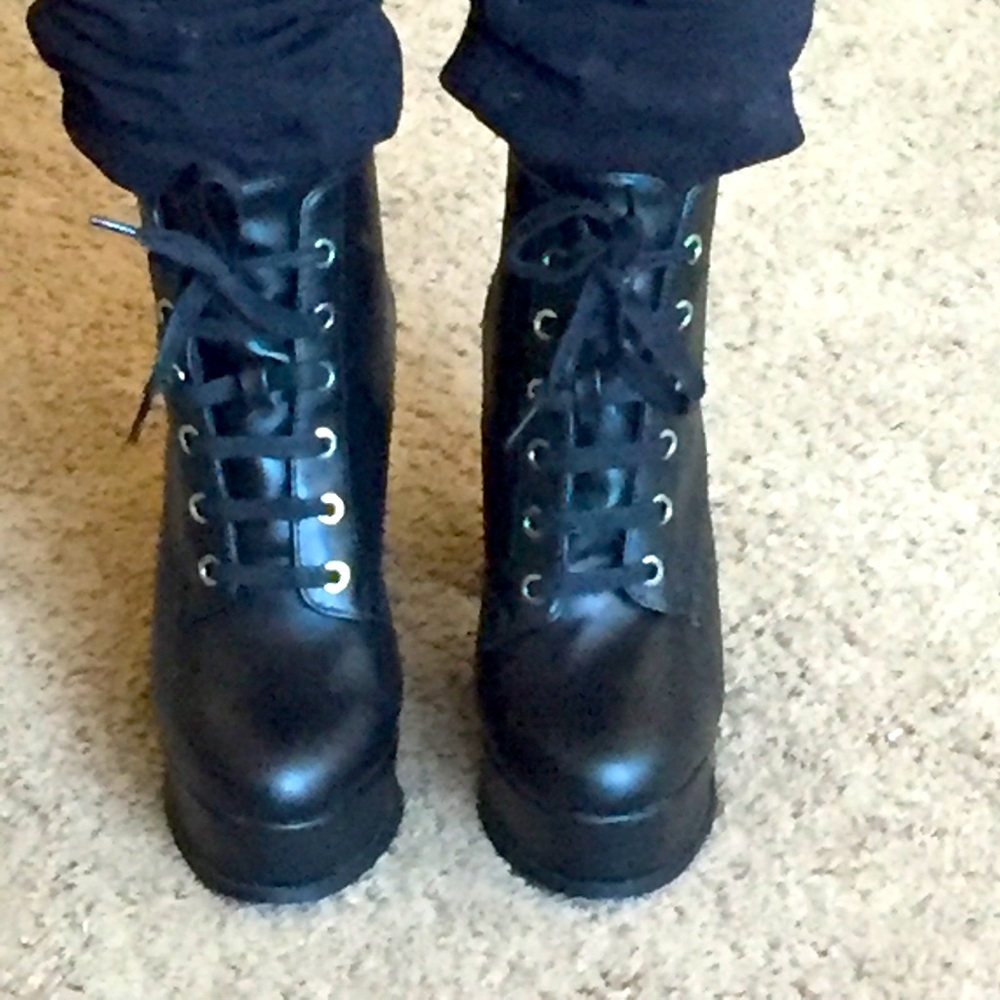 Divided black boots